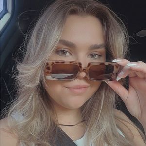 Meet your Posher, Chloe